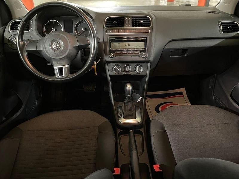 Begagnad VW Polo 90 HK (66 kW) 2011 Silver metallic Halvkombi