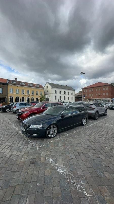 Grå Begagnad 2016 Volvo V70 Standard Kombi | 99 000 kr (Bra pris) - Bild 1/4