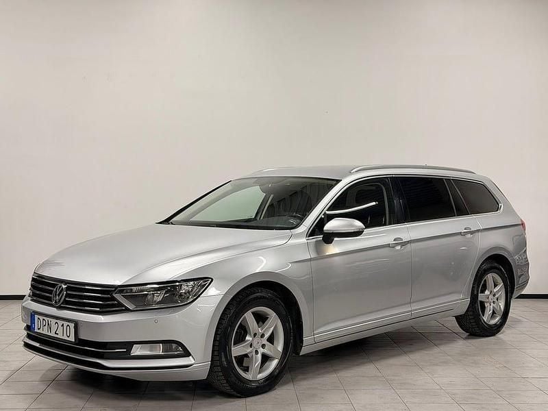 Begagnad VW Passat S 150 HK (110 kW) 2017 Silver Kombi