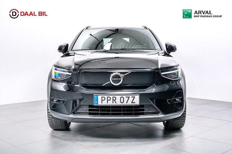 Begagnad Volvo XC40 Single Motor 175 kW (238 HK) 2022 Svart SUV
