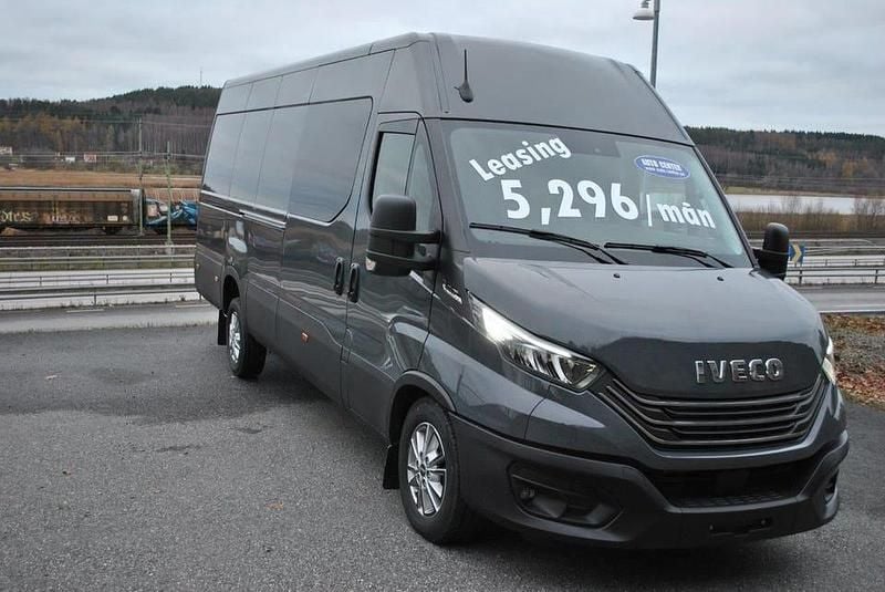 Ny Iveco Daily 180 HK (132 kW) 2025 Grå Van