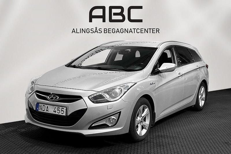 Silver Begagnad 2012 Hyundai i40 Kombi | 54 900 kr (Lite dyr) - Bild 1/4