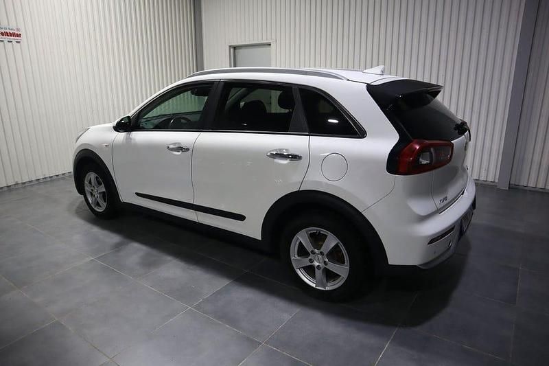 Begagnad Kia Niro Advance 141 HK (103 kW) 2017 Vit SUV