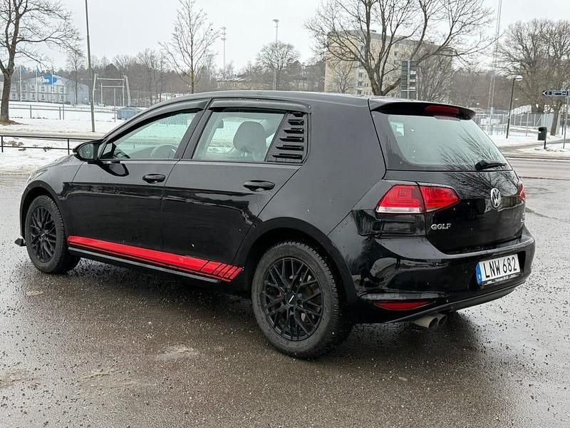 Begagnad VW Golf VII 122 HK (89 kW) 2015