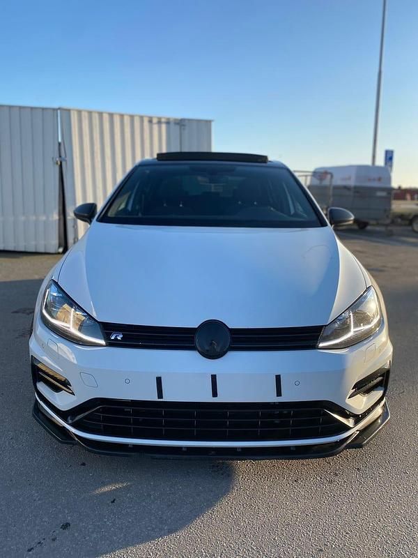 Begagnad VW Golf VII R 310 HK (228 kW) 2018