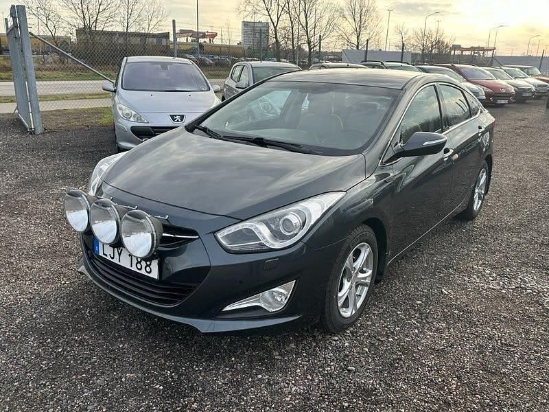 Grå Begagnad 2012 Hyundai i40 Sedan | 57 500 kr (Marknadspris) - Bild 1/4