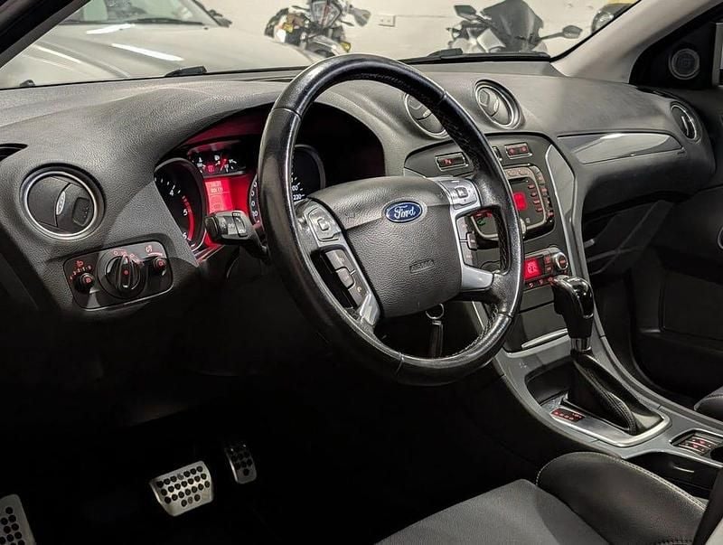 Begagnad Ford Mondeo Sport 140 HK (102 kW) 2013 Grå Kombi