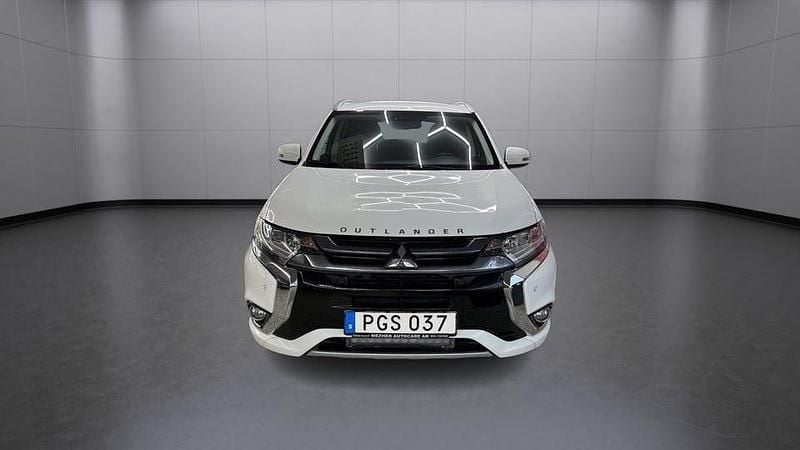 Begagnad Mitsubishi Outlander Edition 203 HK (149 kW) 2017 Vit SUV