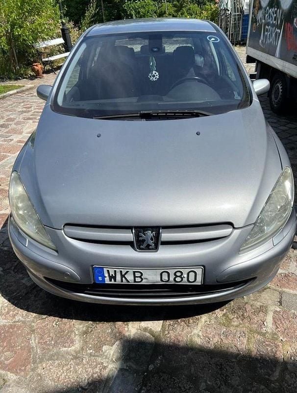 Grå Begagnad 2005 Peugeot 307 Halvkombi | 18 500 kr (Bra pris) - Bild 1/4