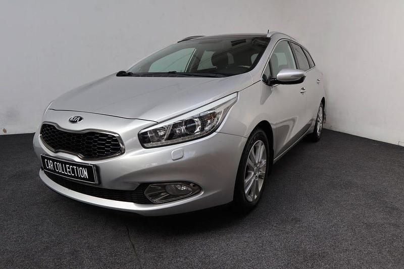Begagnad Kia Ceed Sportswagon Comfort 128 HK (94 kW) 2015 Grå Kombi