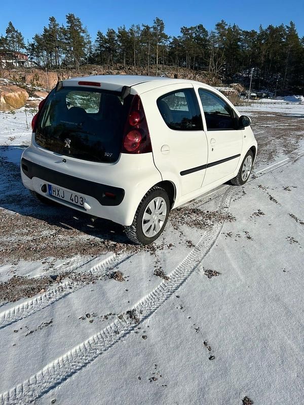 Begagnad Peugeot 107 68 HK (50 kW) 2013 Halvkombi