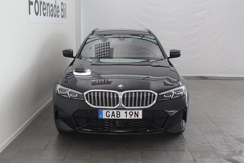 Ny BMW 330e M Sport 184 HK (135 kW) 2025 Svart Kombi