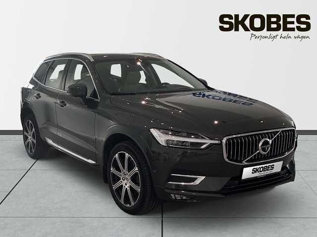 Mörkgrå (grå) Begagnad 2018 Volvo XC60 Inscription SUV | 319 900 kr (Marknadspris) - Bild 1/3