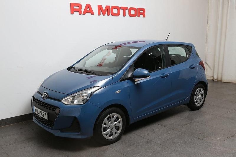 Ljusblå Begagnad 2017 Hyundai i10 Comfort Halvkombi | 89 900 kr (Marknadspris) - Bild 1/3
