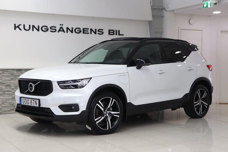 Vit Begagnad 2020 Volvo XC40 R-Design SUV | 339 900 kr (Bra pris) - Bild 1/4