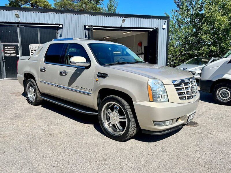 Brun Begagnad 2007 Cadillac Escalade SUV | 248 750 kr - Bild 1/4