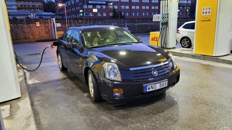 Svart Begagnad 2005 Cadillac CTS Sedan | 26 000 kr - Bild 1/3