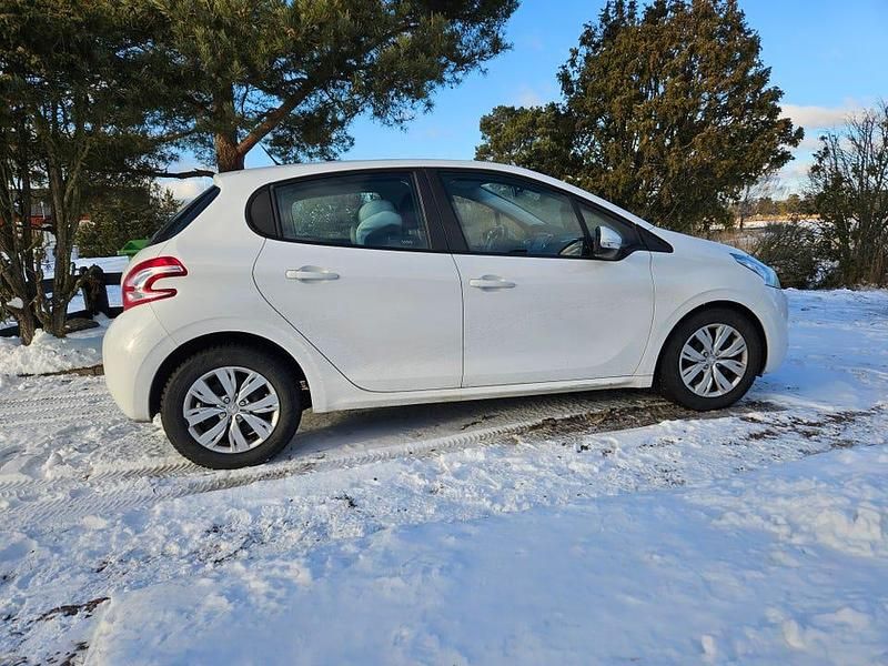 Begagnad 2012 Peugeot 208 Halvkombi | 47 000 kr (Superpris) - Bild 1/4
