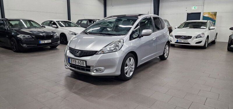Silver Begagnad 2014 Honda Jazz Halvkombi | 79 900 kr (Marknadspris) - Bild 1/4