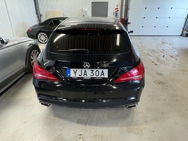 Begagnad Mercedes CLA220 Shooting Brake AMG 177 HK (130 kW) 2015 Svart Kombi