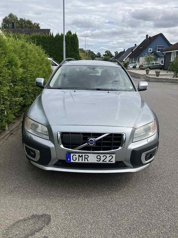 Silver Begagnad 2008 Volvo XC70 Summum SUV | 35 000 kr - Bild 1/4