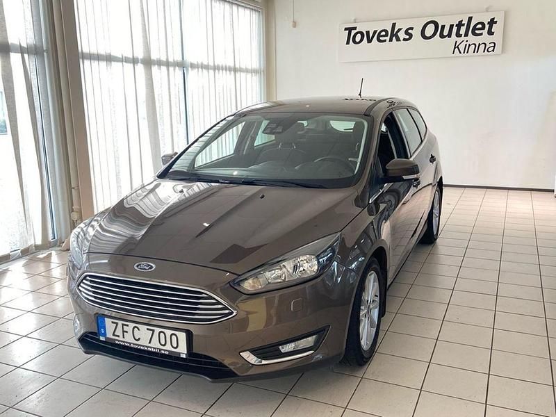Brun Begagnad 2018 Ford Focus Kombi | 129 900 kr (Marknadspris) - Bild 1/4