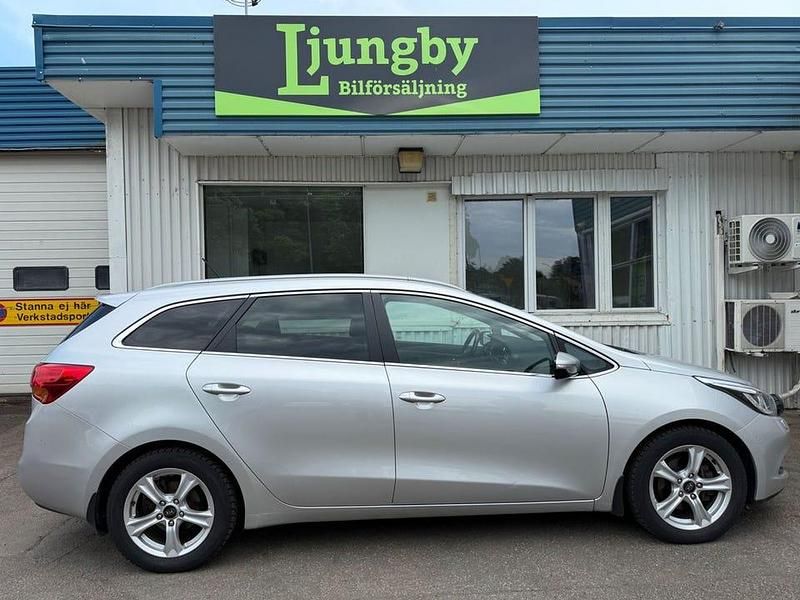Begagnad Kia Ceed Sportswagon 128 HK (94 kW) 2013 Grå Kombi