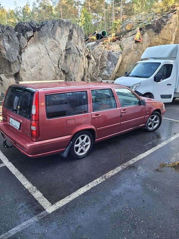 Begagnad 1998 Volvo V70 Kombi | 20 000 kr - Bild 1/2