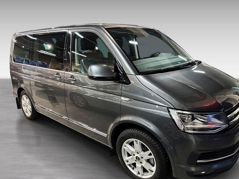 Begagnad VW Multivan 2016 Grå Van