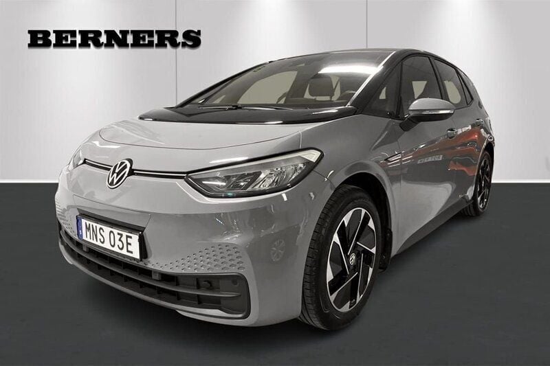 Grå Begagnad 2022 VW ID.3 Pro Performance Halvkombi | 259 900 kr (Superpris) - Bild 1/4
