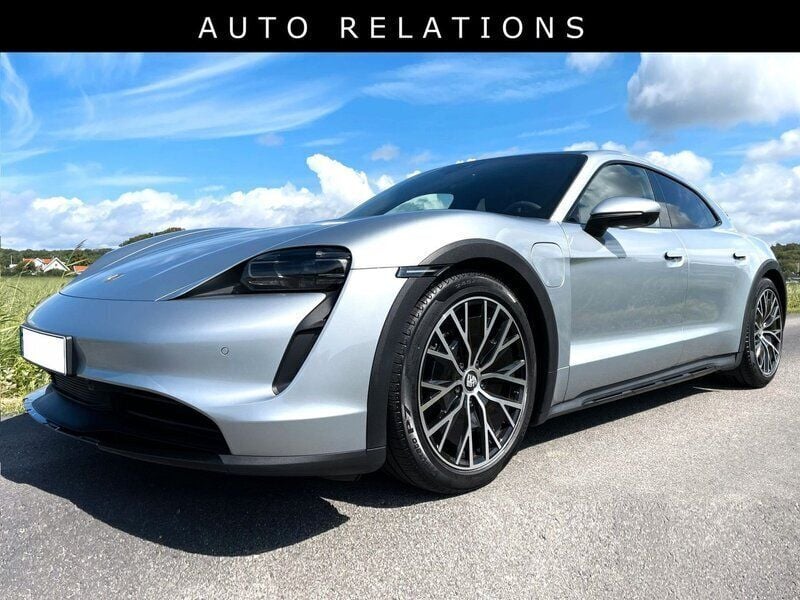 Begagnad Porsche Taycan Cross Turismo 350 kW (476 HK) 2021 Silver dolomite silver metallic Sedan