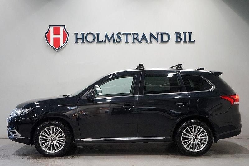 Svart Begagnad 2018 Mitsubishi Outlander P-HEV Comfort Edition SUV | 164 900 kr (Bra pris) - Bild 1/4