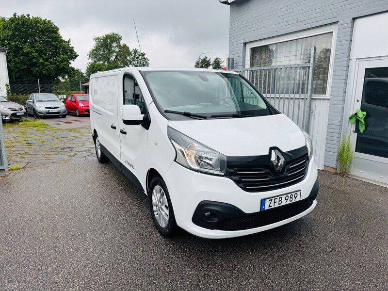 Vit Begagnad 2018 Renault Trafic Van | 129 900 kr (Superpris) - Bild 1/4