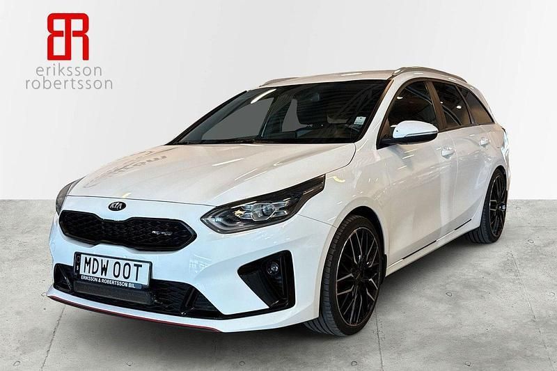 Vit Begagnad 2019 Kia Ceed Sportswagon GT-Line Kombi | 219 900 kr (Lite dyr) - Bild 1/4