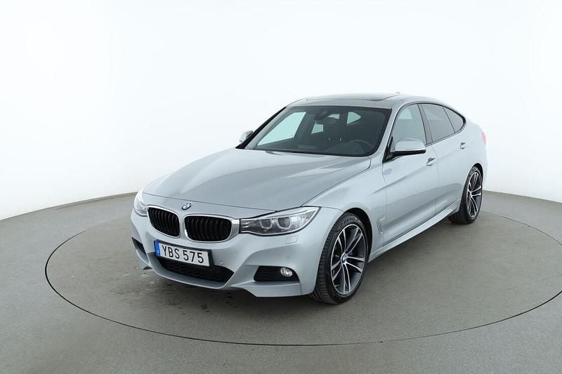 Silver Begagnad 2016 BMW 330 Sedan | 190 000 kr - Bild 1/3