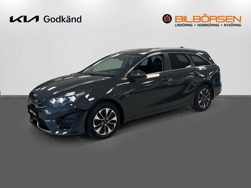 Grå Begagnad 2022 Kia Ceed Sportswagon Advance Kombi | 259 900 kr (Marknadspris) - Bild 1/4