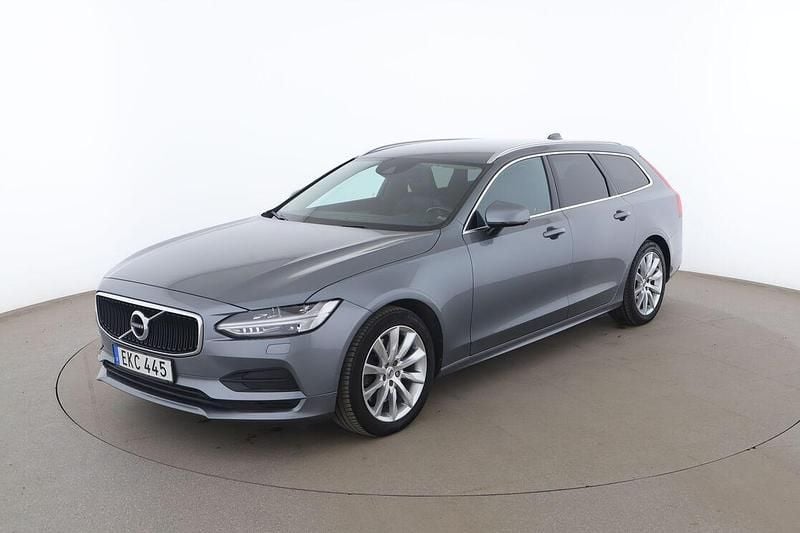 Grå Begagnad 2018 Volvo V90 Momentum Kombi | 199 000 kr (Bra pris) - Bild 1/3