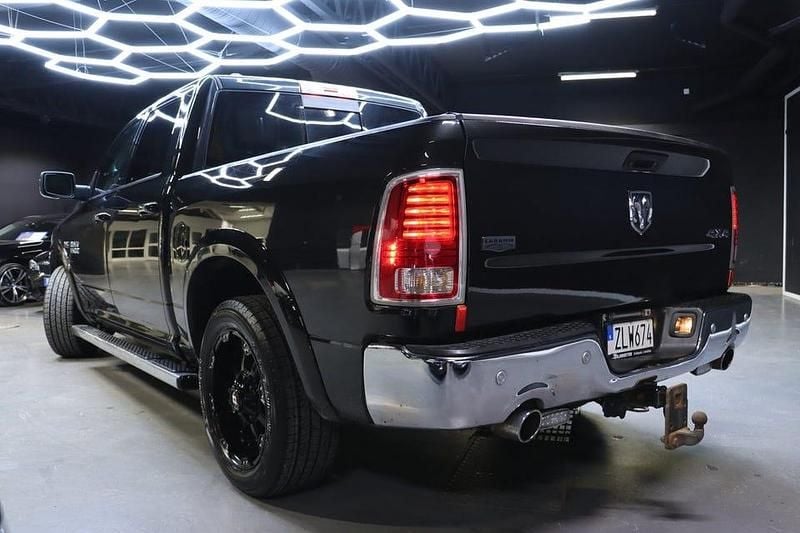 Begagnad RAM 1500 394 HK (289 kW) 2018 Svart Pickup
