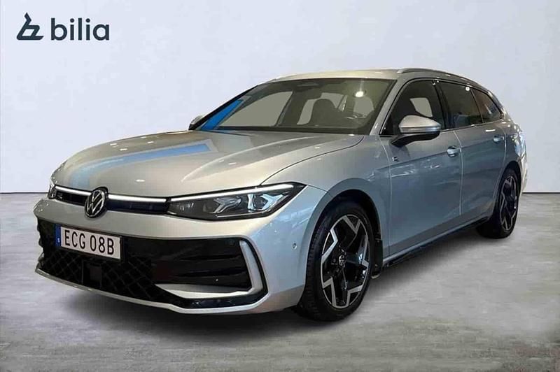 Silver Begagnad 2025 VW Passat Kombi | 429 900 kr - Bild 1/1