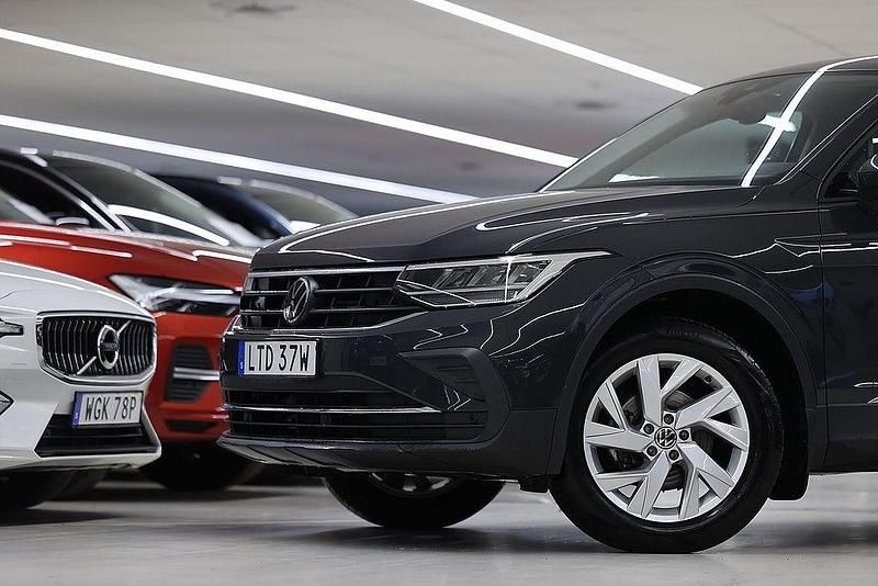 Begagnad VW Tiguan 150 HK (110 kW) 2022 Grå SUV