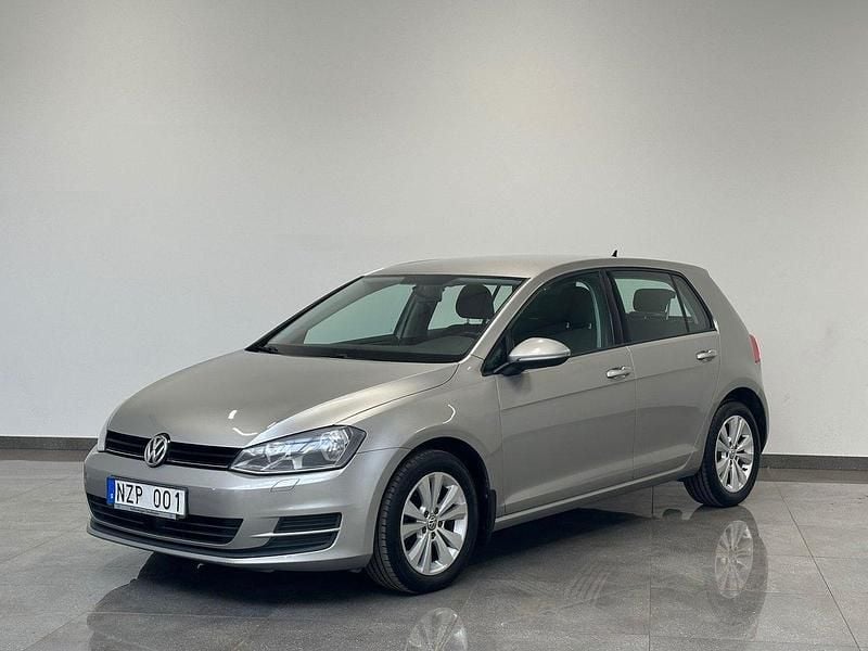 Silver Begagnad 2014 VW Golf VII Halvkombi | 84 900 kr (Marknadspris) - Bild 1/4