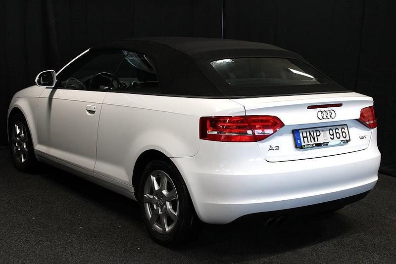 Begagnad Audi A3 Cabriolet Attraction 160 HK (117 kW) 2008 Vit Cab
