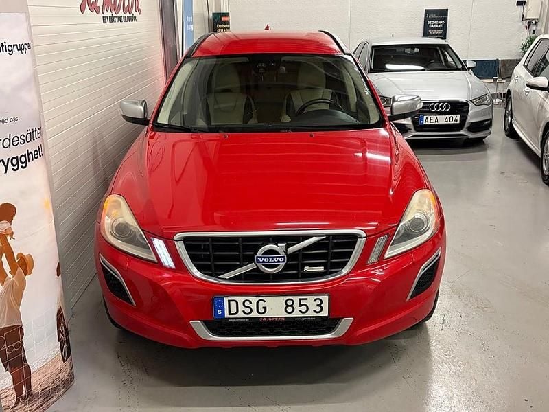 Begagnad Volvo XC60 R-Design 215 HK (158 kW) 2011 Röd SUV
