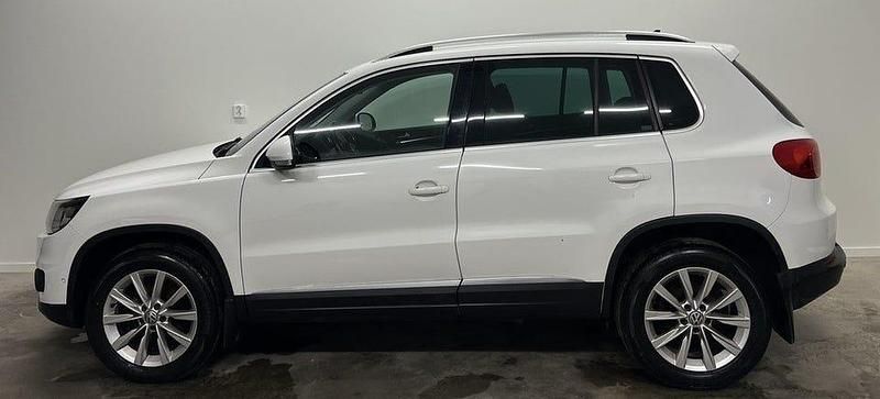 Begagnad VW Tiguan Sportline 140 HK (102 kW) 2012 Vit SUV