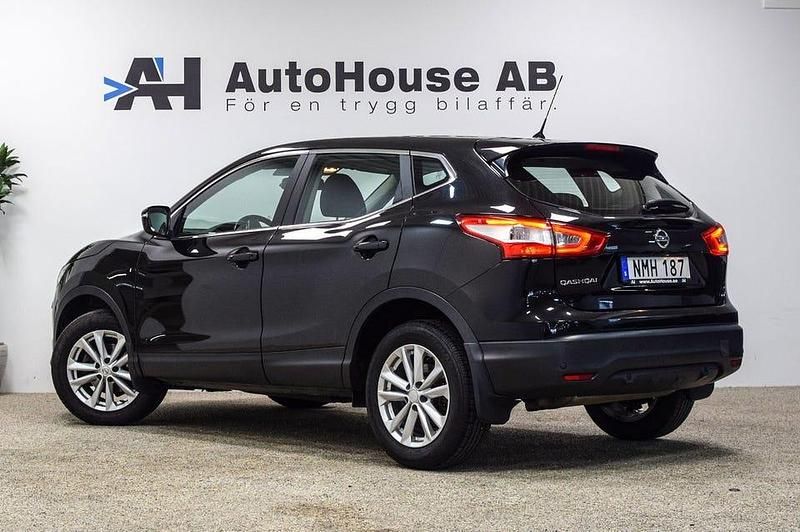 Begagnad Nissan Qashqai Acenta 116 HK (85 kW) 2017 Svart SUV
