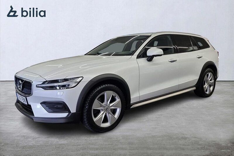 Vit Begagnad 2022 Volvo V60 CC Kombi | 359 000 kr (Bra pris) - Bild 1/3