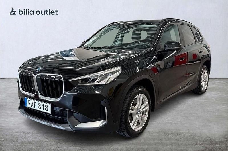 Svart Begagnad 2023 BMW X1 SUV | 438 900 kr - Bild 1/4