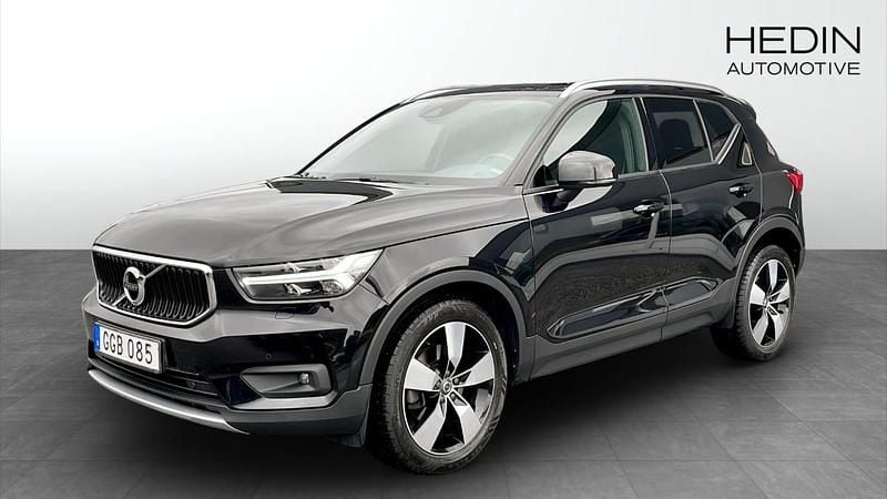 Svart (black) Begagnad 2018 Volvo XC40 Momentum SUV | 259 900 kr (Marknadspris) - Bild 1/4