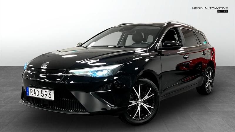 Svart (black) Begagnad 2022 MG MG5 EV Kombi | 217 900 kr - Bild 1/4