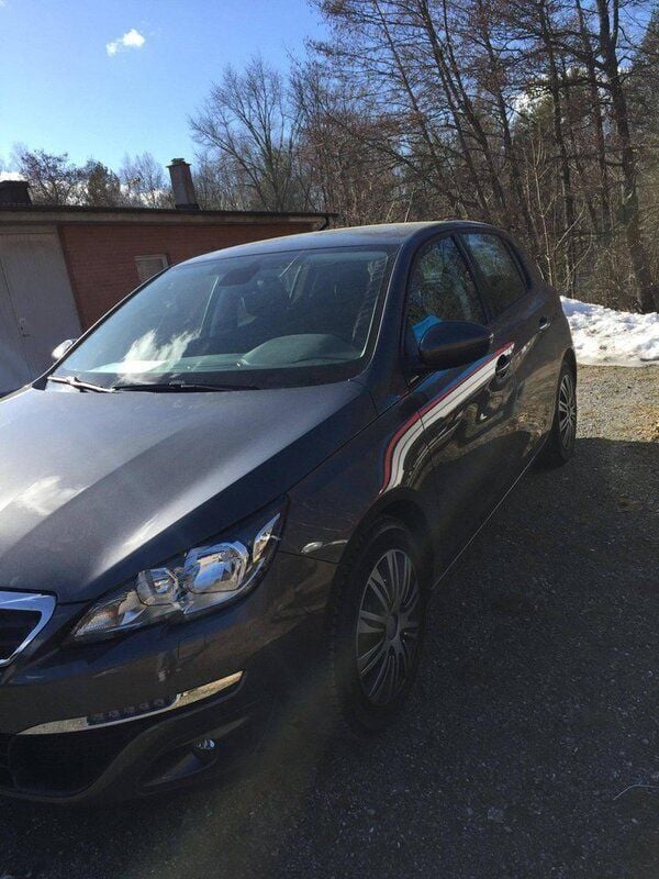 Grå Begagnad 2016 Peugeot 308 Active Halvkombi | 100 000 kr (Bra pris) - Bild 1/4